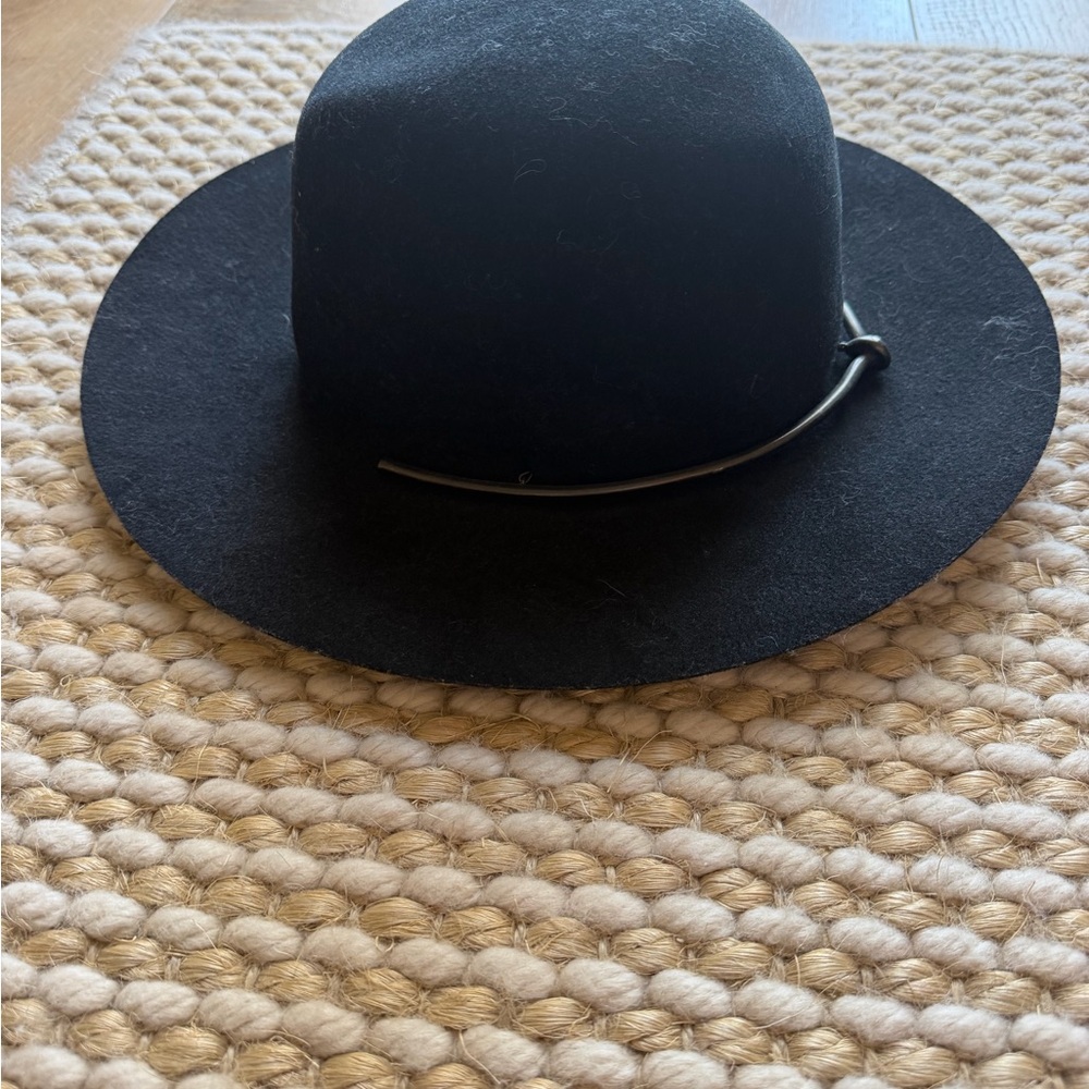 Wide Brim Black Felt Hat with Simple Band
